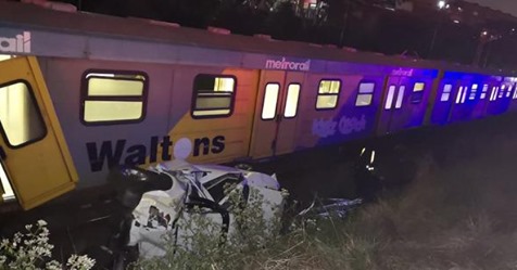 Chatsworth couple survive after bakkie collides with train