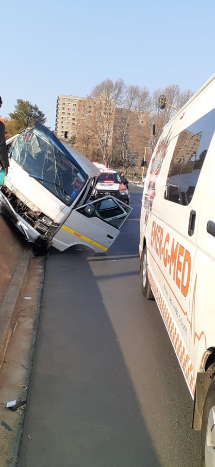 Multiple injured in a vehicle and taxi collision in Parktown