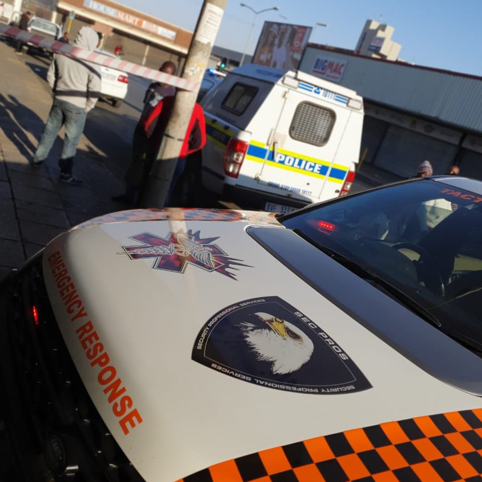 Business Robbery in Kempton Park leaves one critically after being stabbed