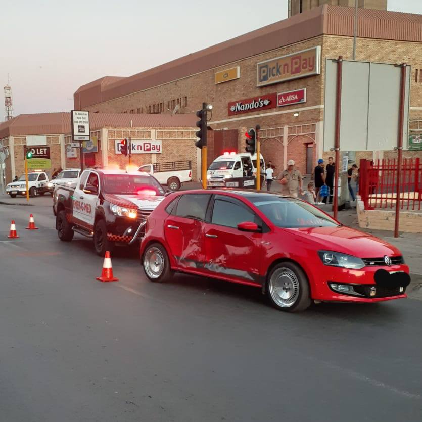 Three injured in collision at intersection in Kimberley
