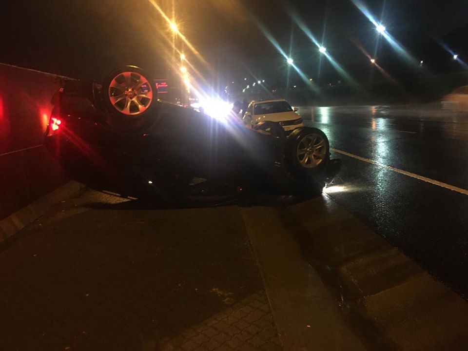 Vehicle rollover leaves one injured in Bergbron