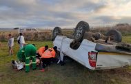 One injured in a bakkie rollover at Glan Leslie Estate