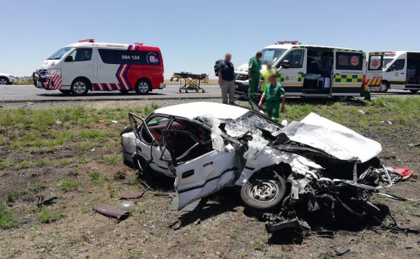 6-People were injured in a head-on collision between two cars near the Verkeerdevlei Toll Plaza
