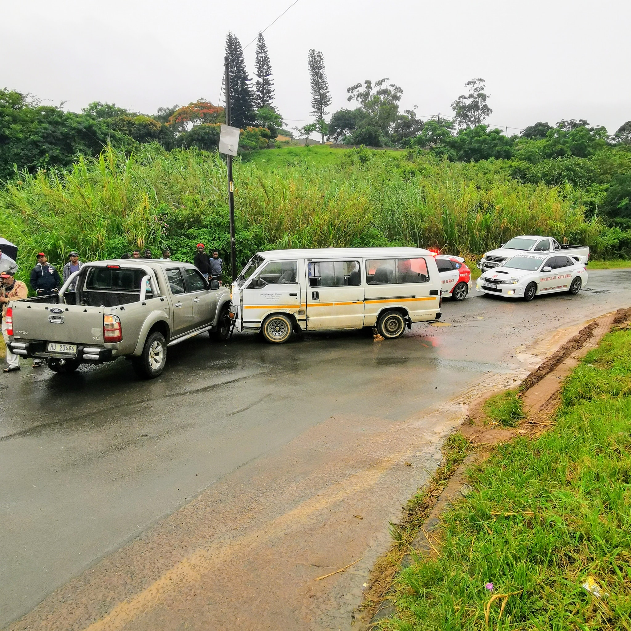 Overtaking Taxi Crashes Into Bakkie in Redcliffe, KZN