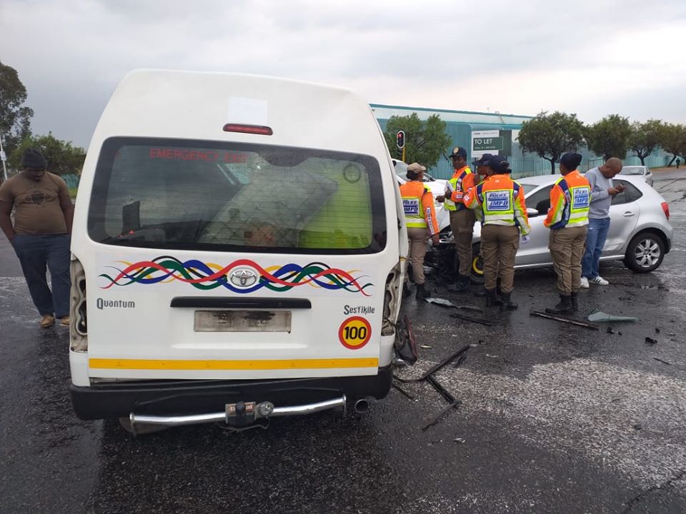 Multiple injured in a taxi collision in Robertville