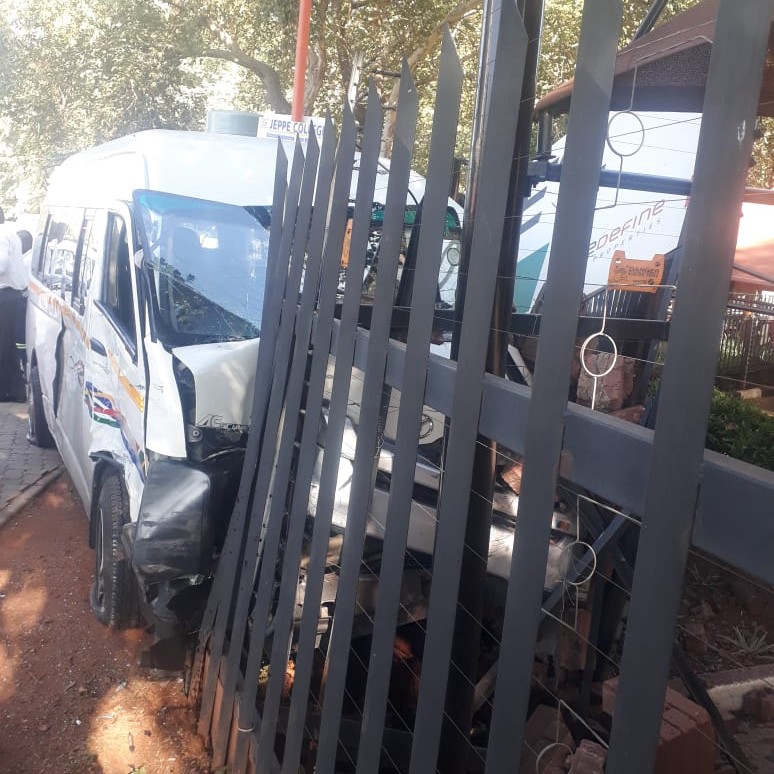 Taxi collision leaves multiple injured in Parktwon