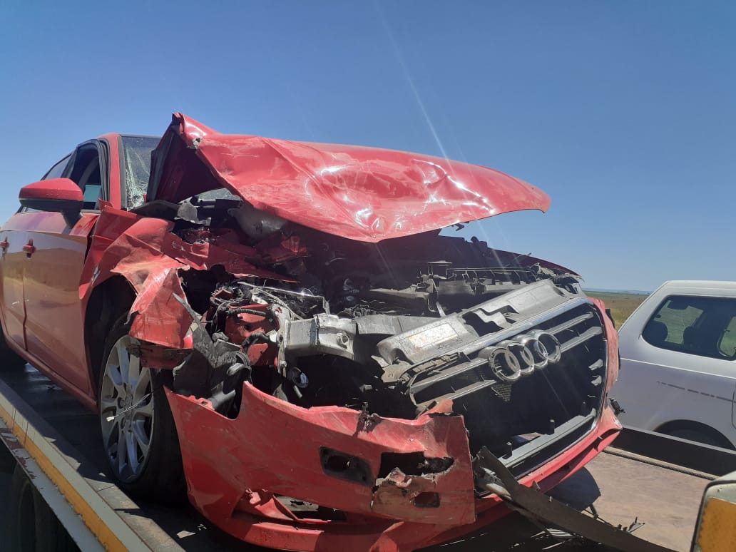 Four injured in a two-vehicle collision on the R103