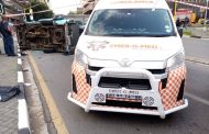 Taxi rollover leaves multiple injured in Braamfontein