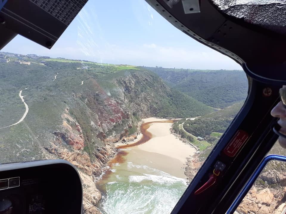 Body recovered of a fisherman swept off the rocks at Gwaing River Mouth