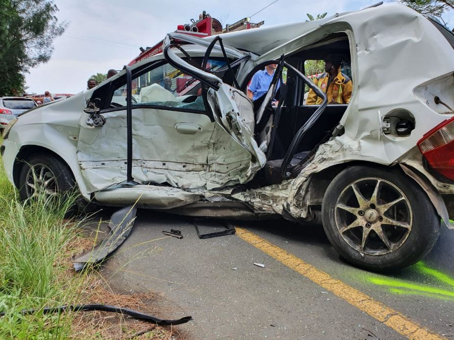Fatal road crash on the R102 in Pumula