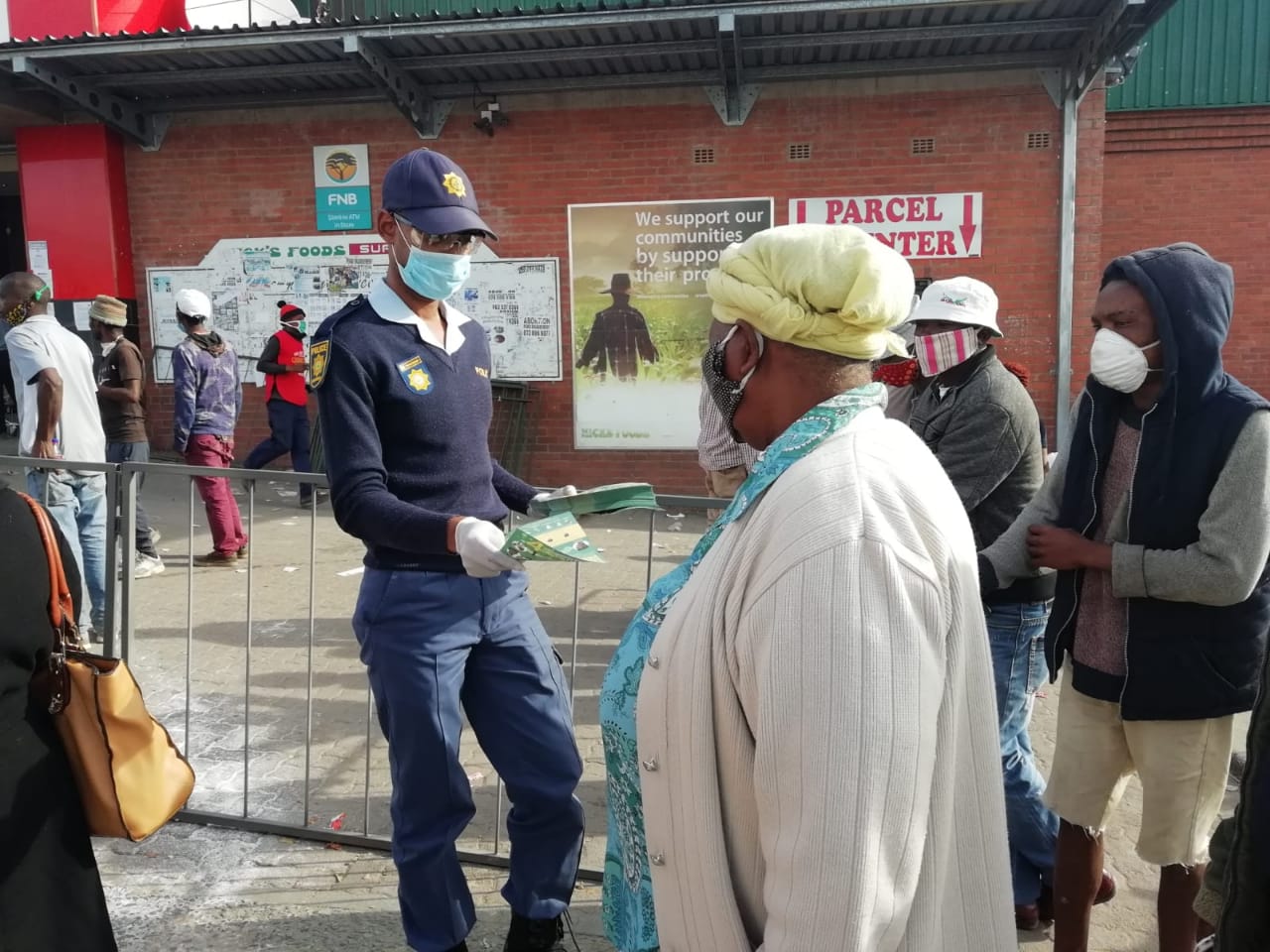 Eastern Cape SAPS members participate in communicating level 4 lockdown regulations