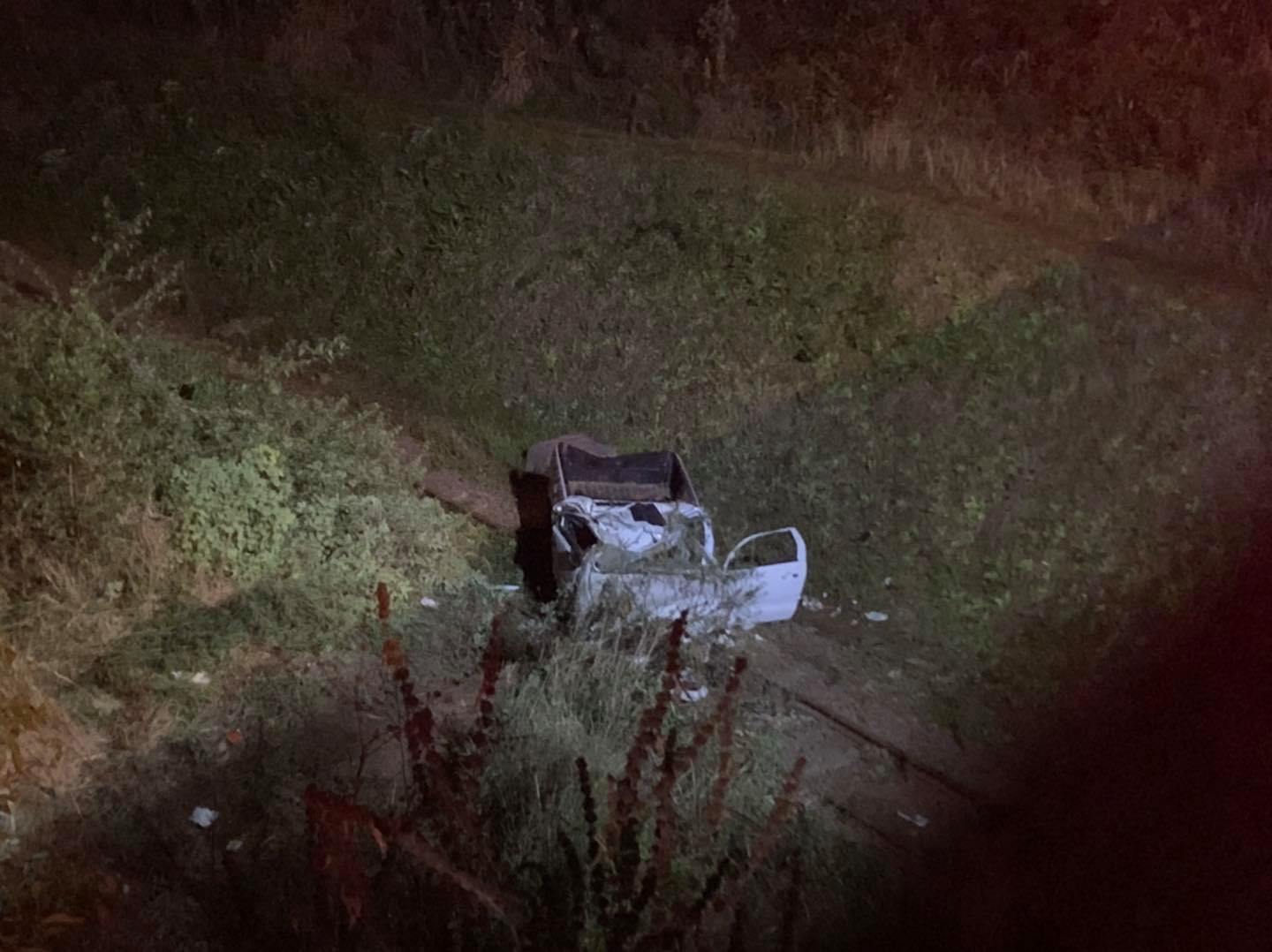 Fortunate escape from serious injury for occupants of bakkie in rollover onto railway lines off Inanda road