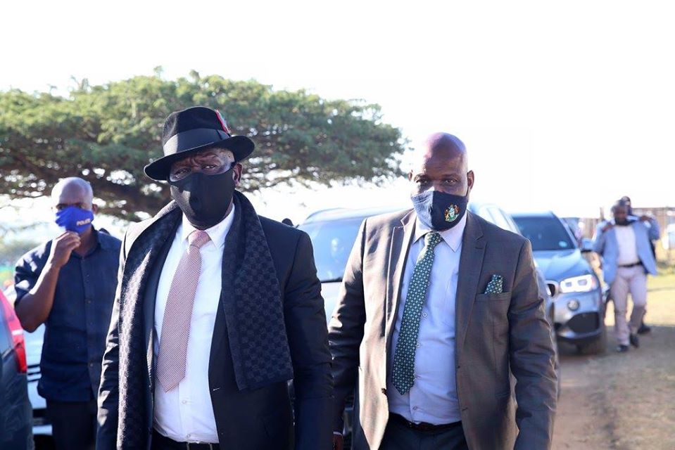 Minister Cele and MEC Ntuli visit the family of slain Councillor
