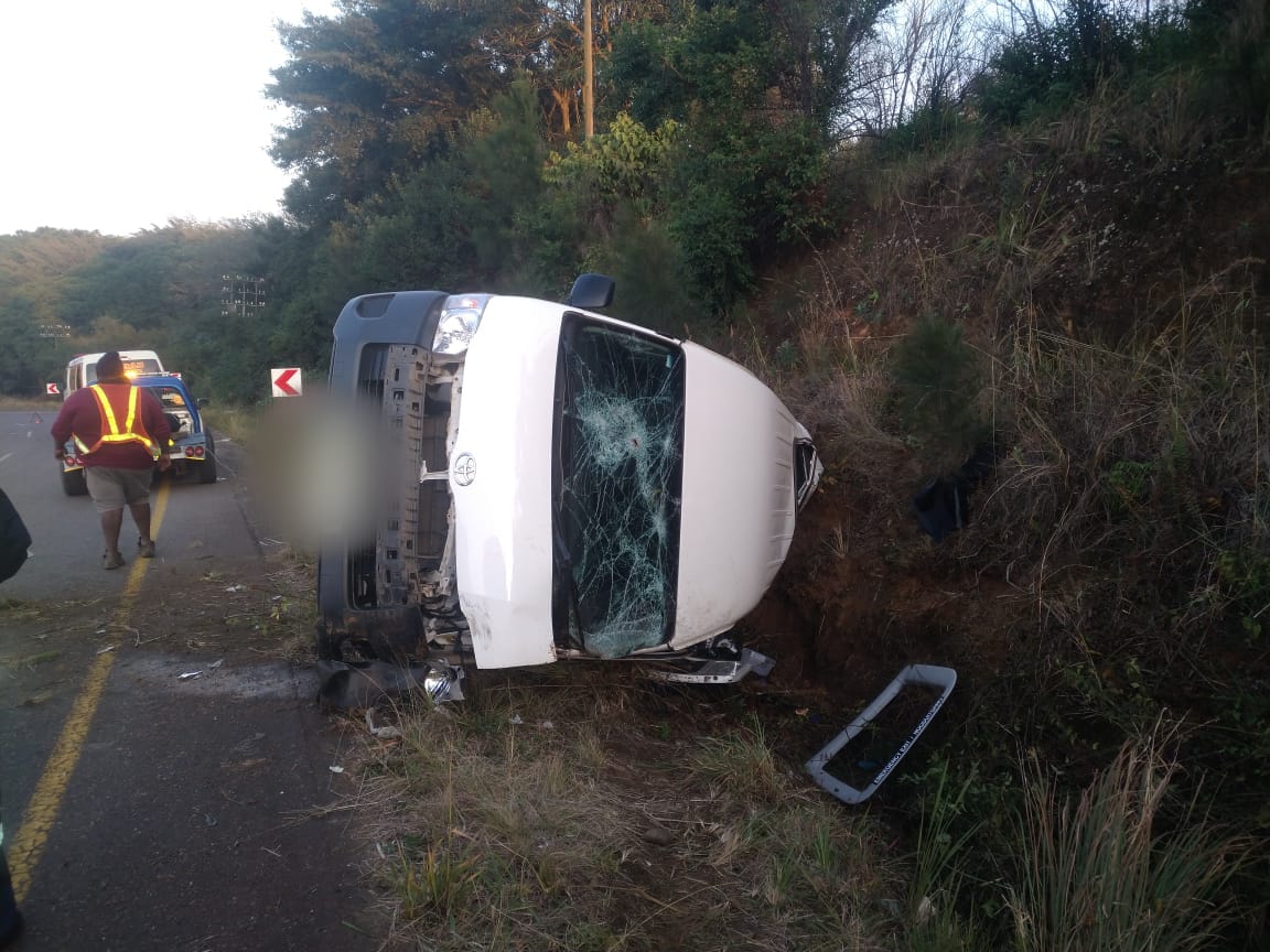 Nine persons injured in taxi rollover on the R56