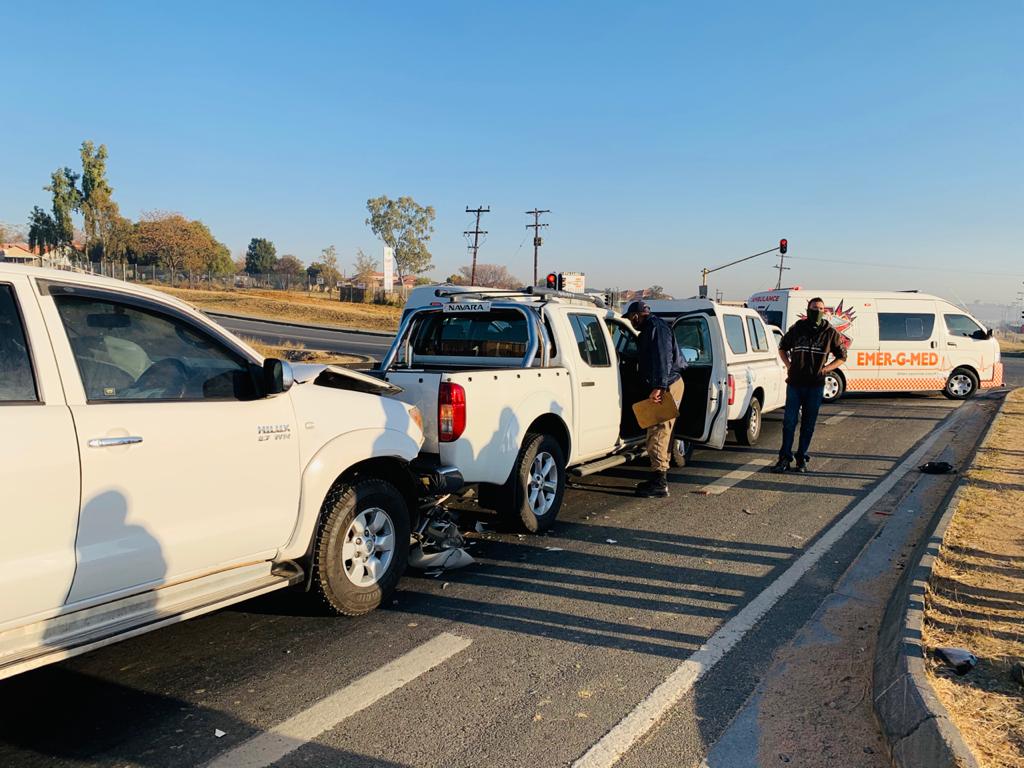 Three-vehicle collision leaves two injured in Cosmo City