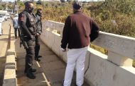 Victim fights off robbers in Verulam