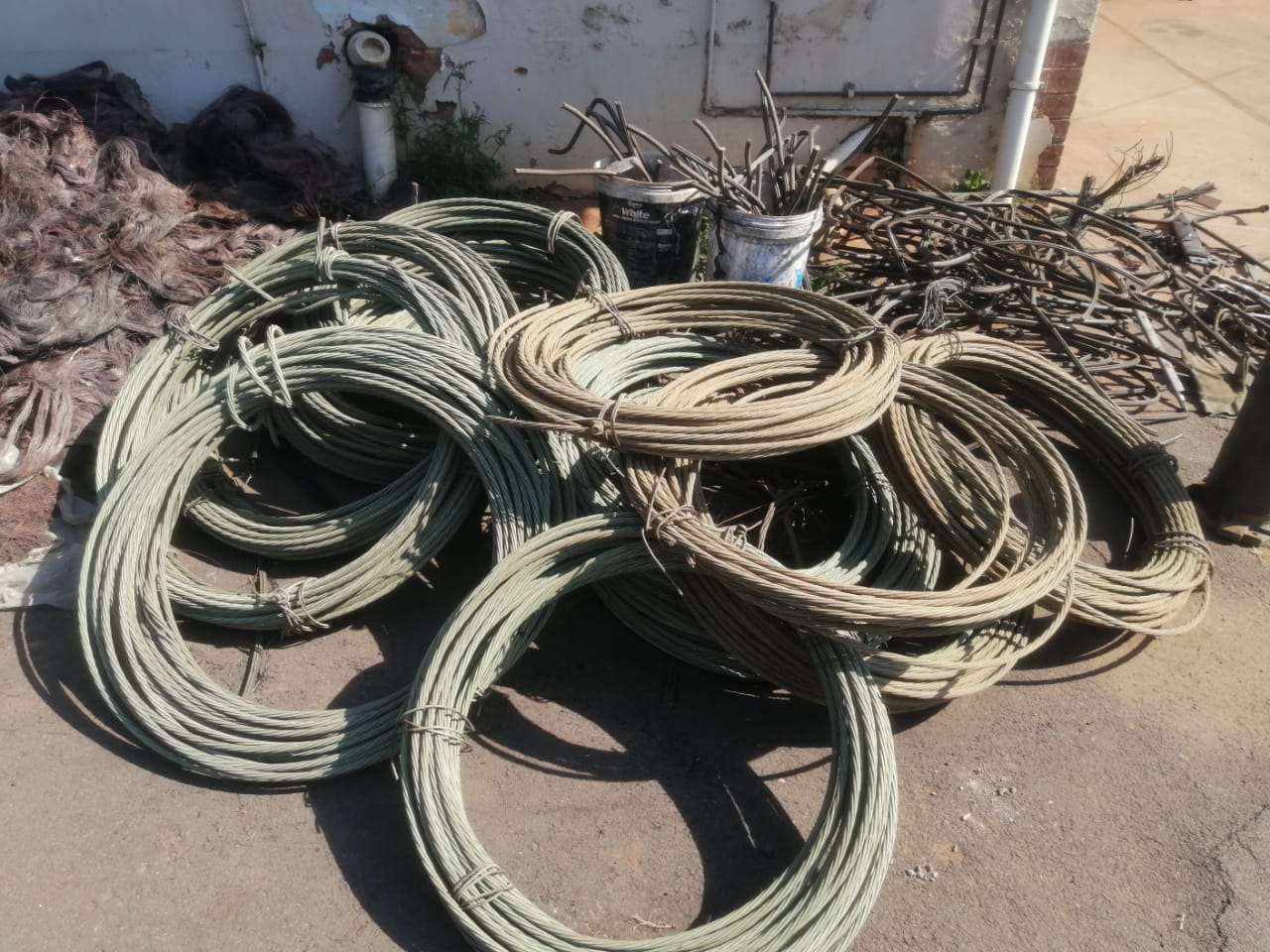 Drugs and copper cables recovered