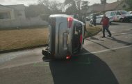 KwaZulu-Natal: Driver escapes injury in rollover