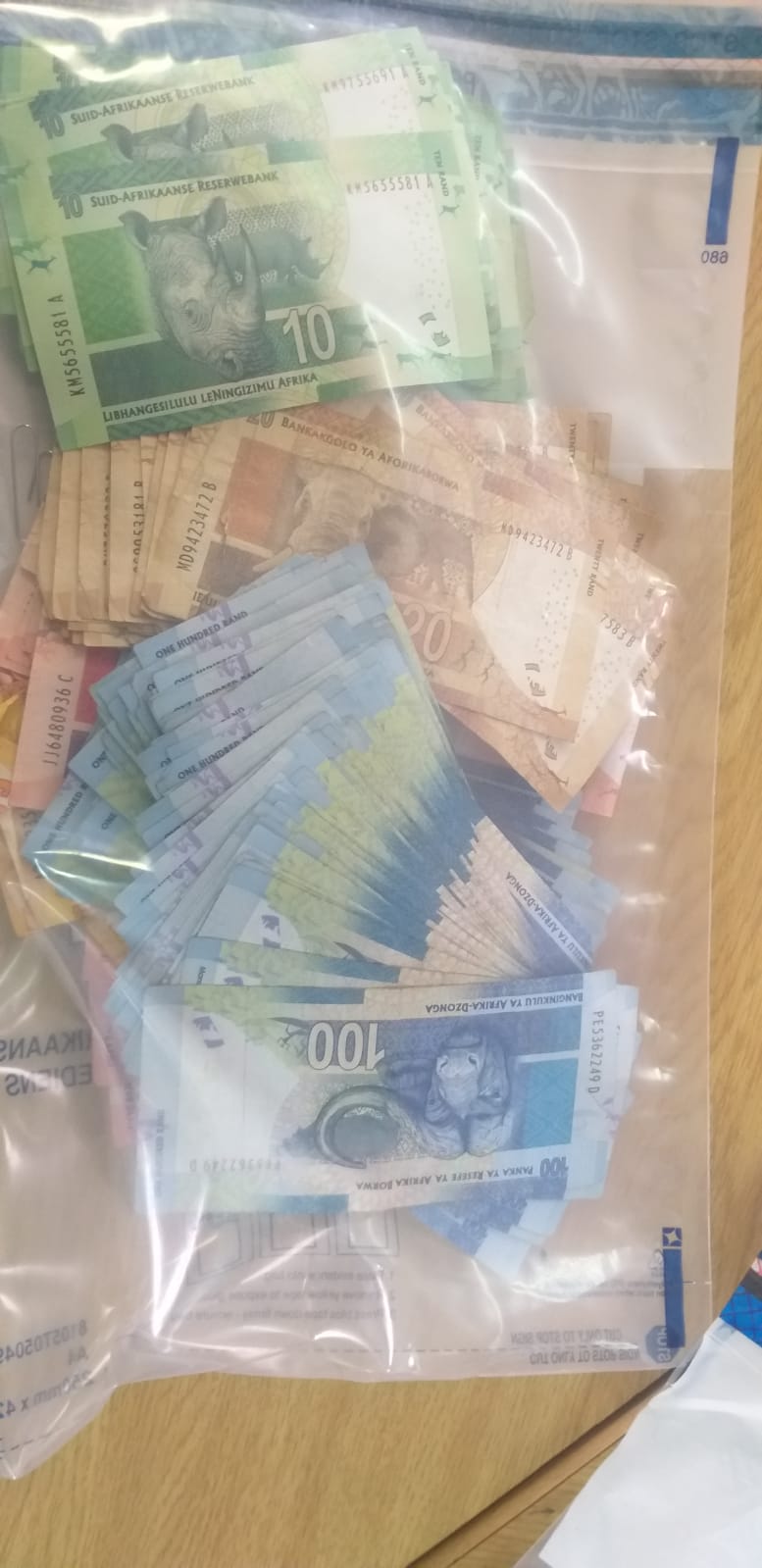 Overberg Anti-Gang Unit arrests business robbery suspect and recovers cash