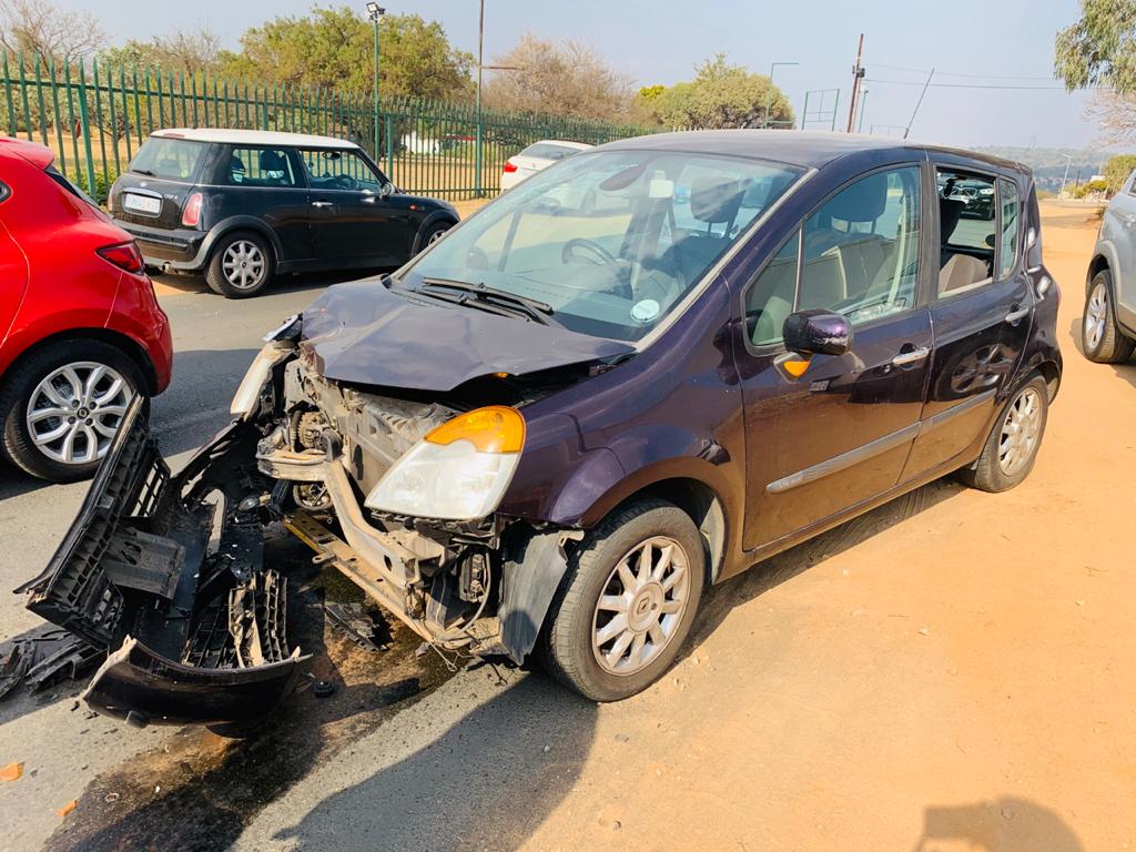 Two injured in a collision in North Riding