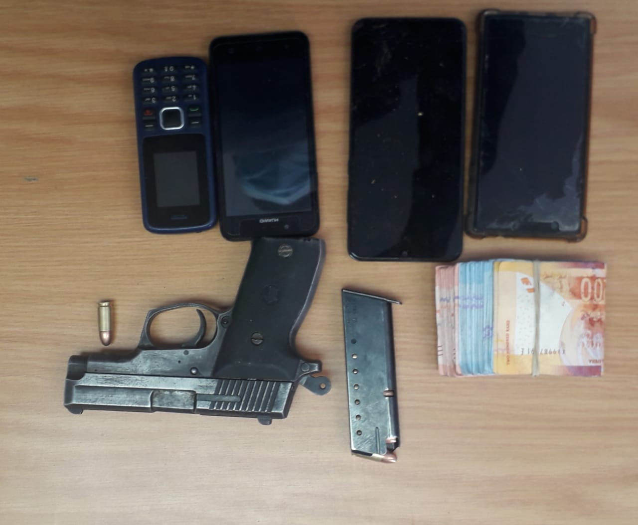 Five suspects apprehended in Milnerton and Strand for the illegal possession of firearms