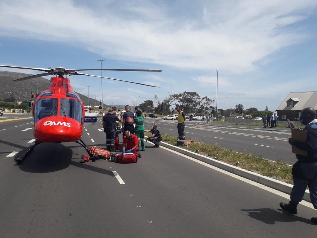 Cyclist airlifted after a collision on Ou Kaapse Weg