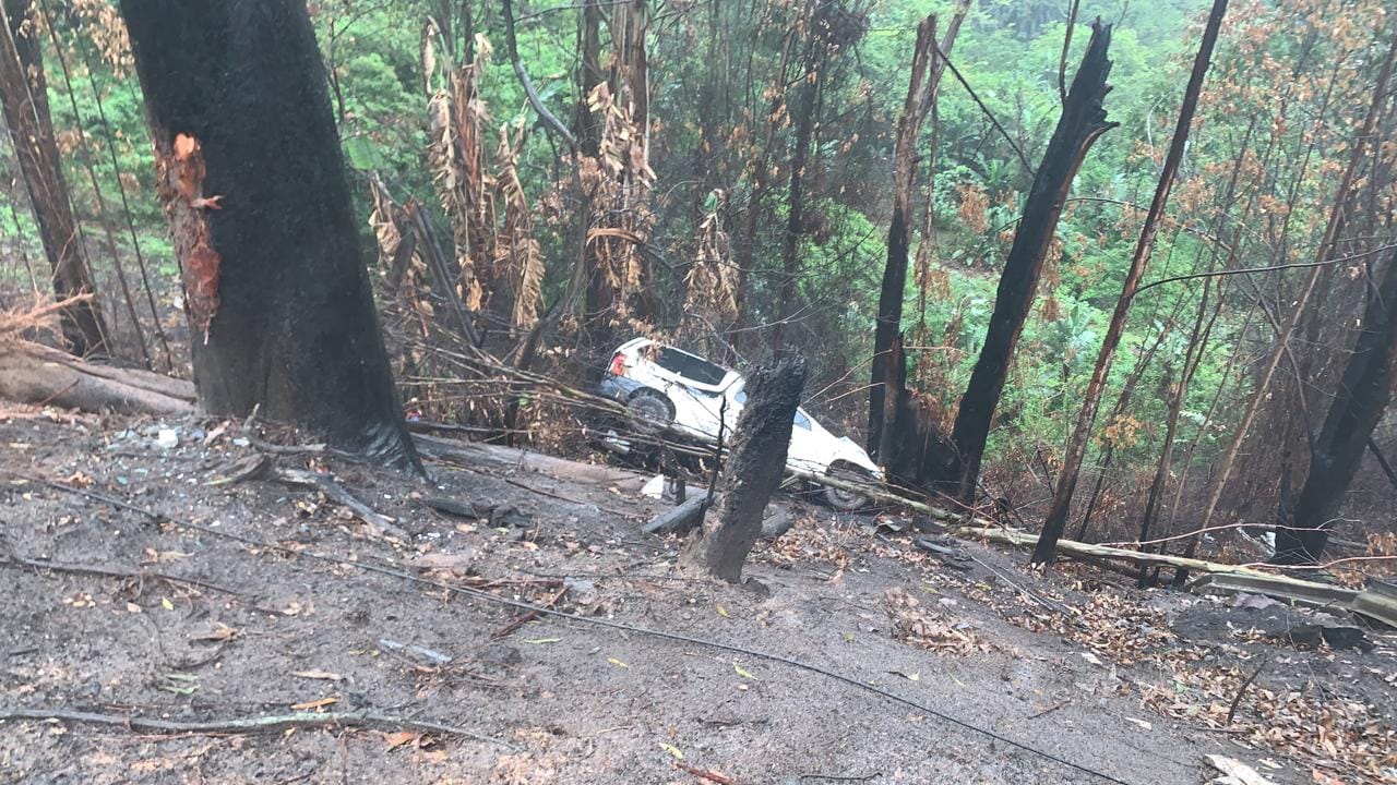 Vehicle rollover crash at Fields Hill, Kloof