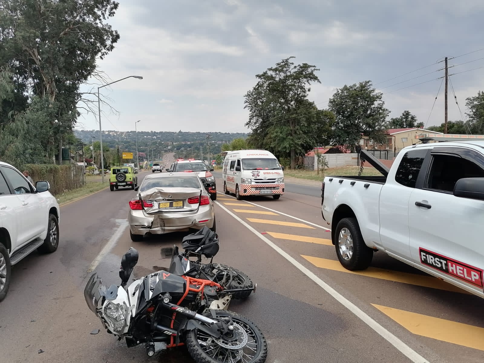 Two injured in a collision between a vehicle and motorcycle in Pretoria