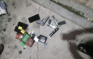 Six suspects arrested shortly after committing a business robbery