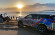 Ski-boat capsizes at Shelly Beach