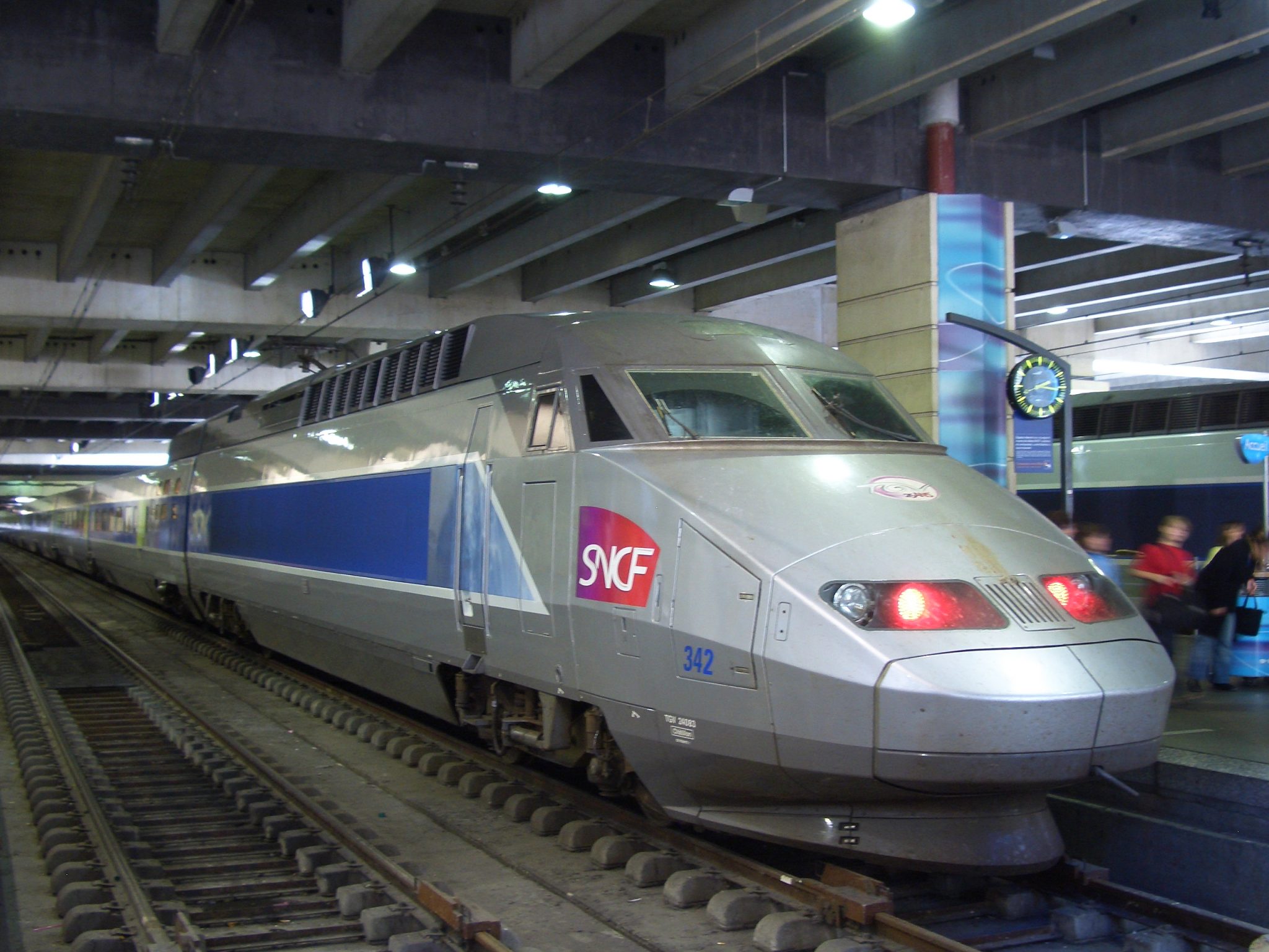 UIC, the worldwide railway organisation, welcomes ground-breaking support for passenger modal shift to rail from the French government
