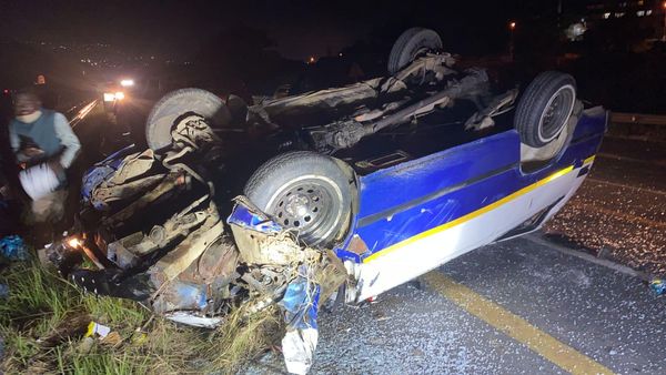 Multiple Injuries In Overturned Taxi:  Verulam - KZN