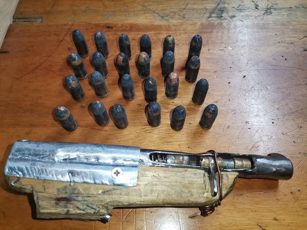 Suspect arrested with a zip gun in Kuilsrivier.