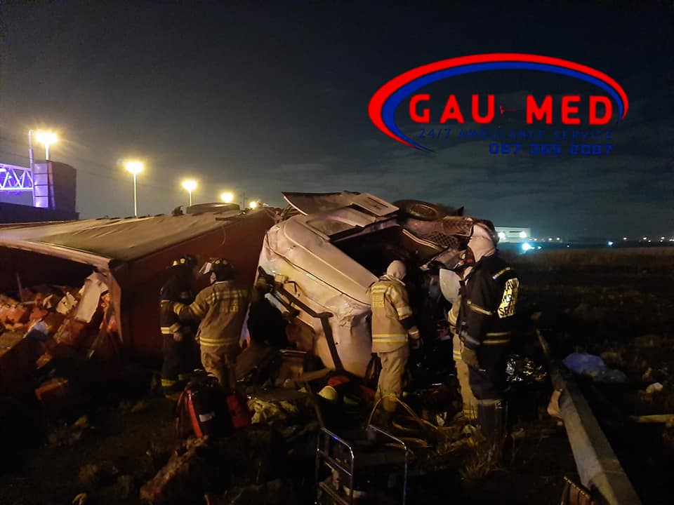 Legs amputated after truck rollover on the R21 south between the R23 & R25,in Kempton Park
