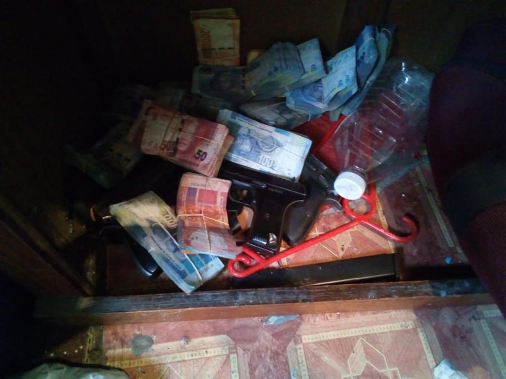 Six armed robbers arrested within hours of business robbery in Vredenburg