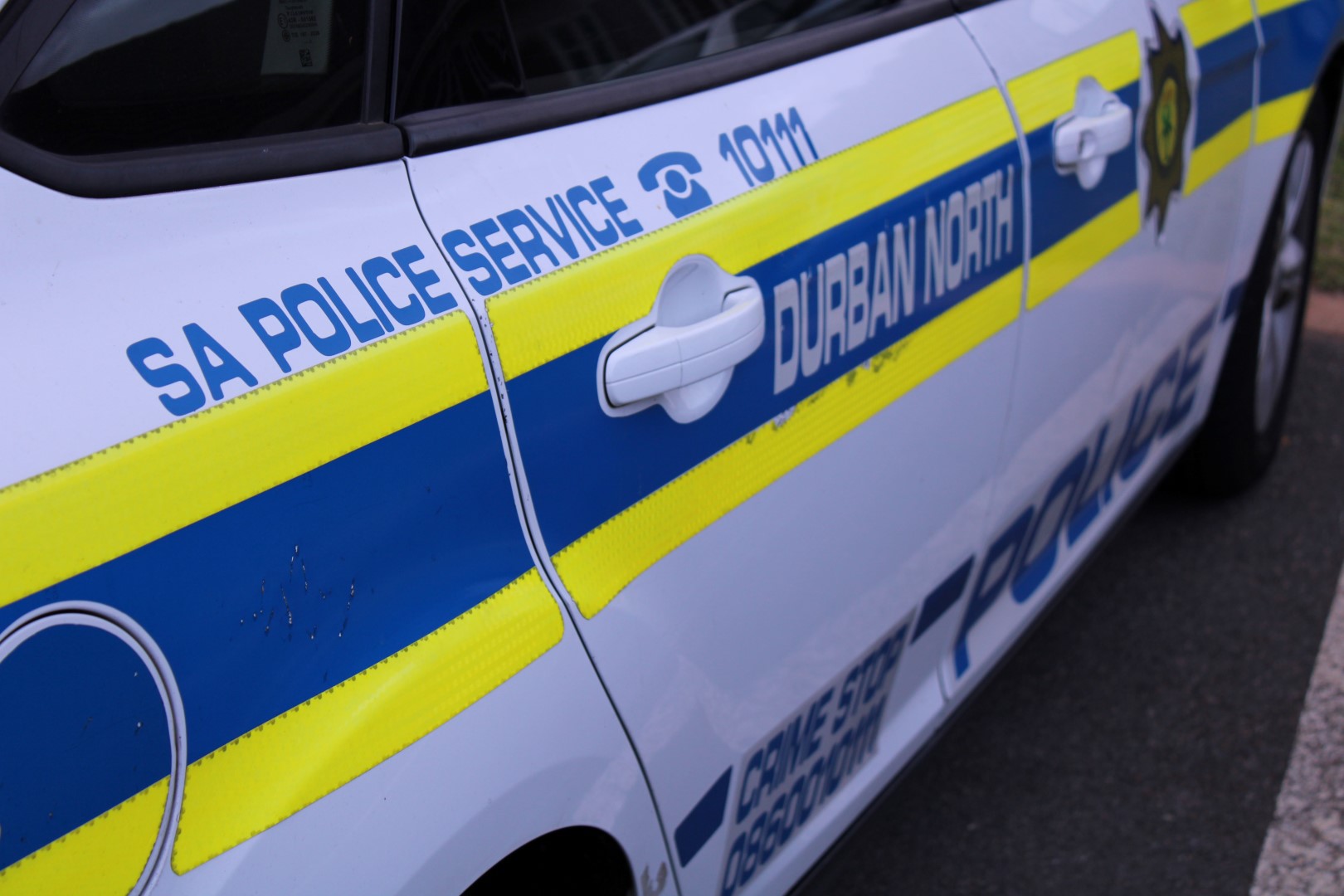Police launch manhunt for five robbery suspects