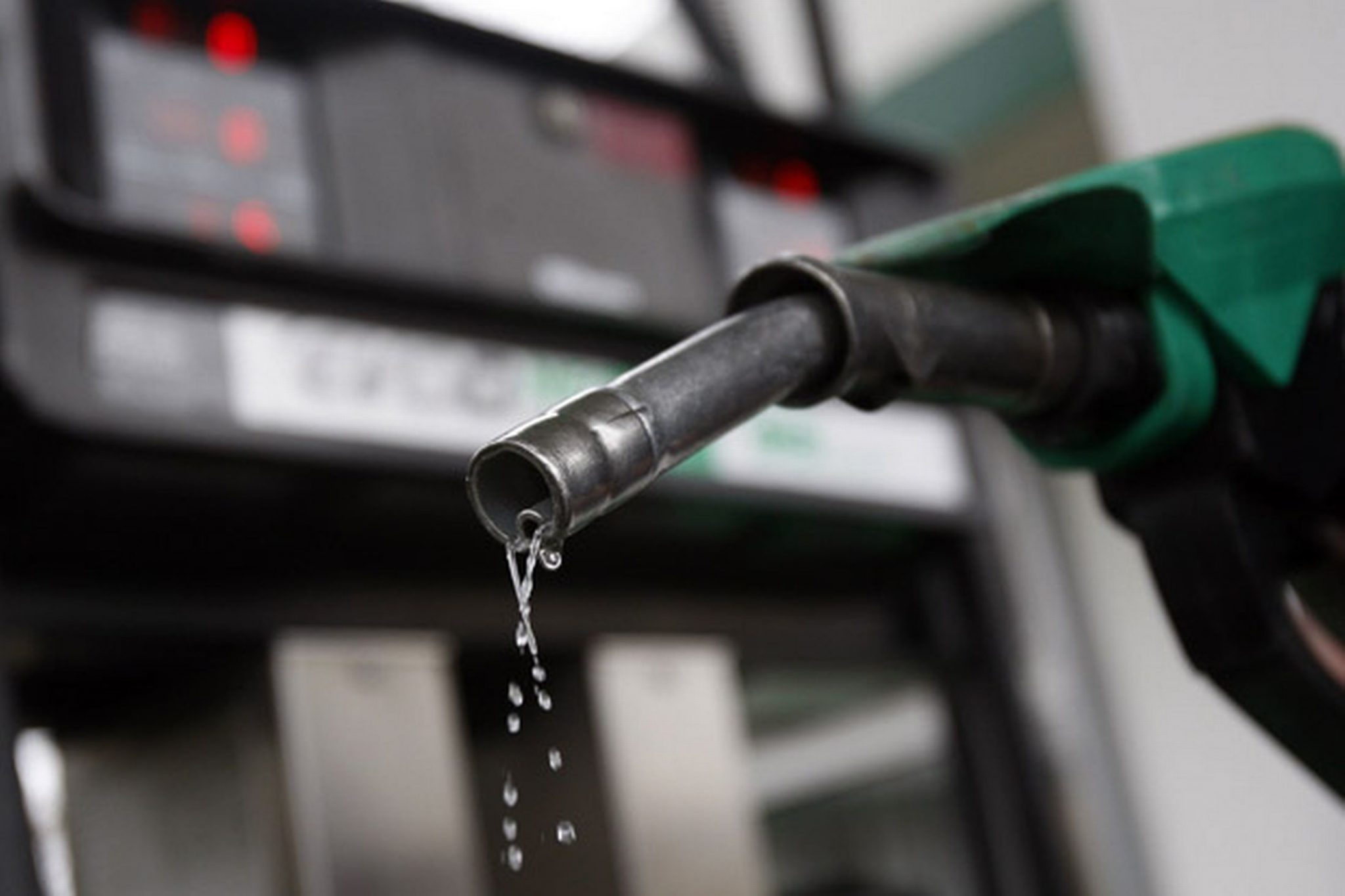 Petrol up, diesel down, as oil retreats