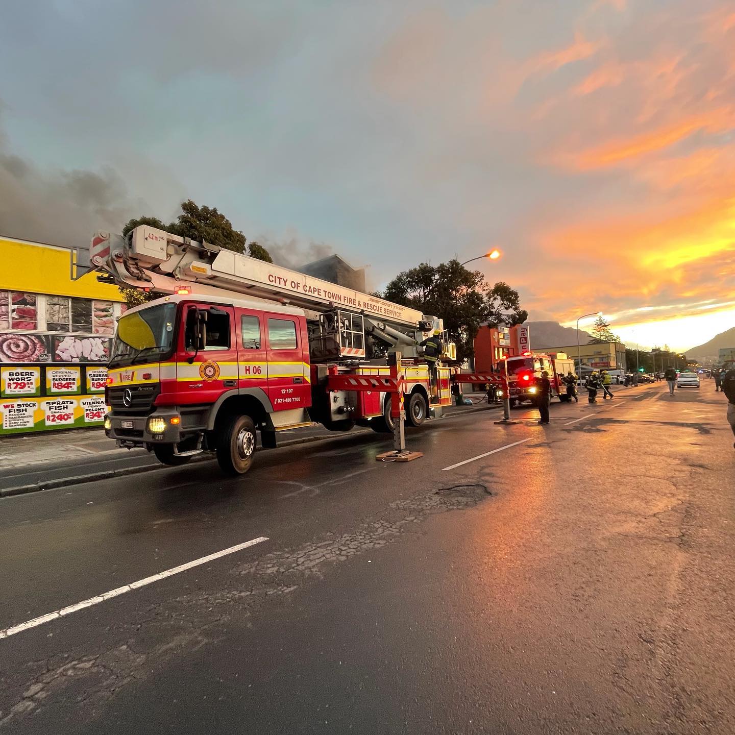 No casualties after a building fire in Maitland in Cape Town