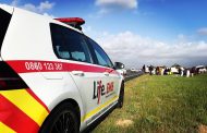 Two injure in a taxi rollover on the N2, Macassar