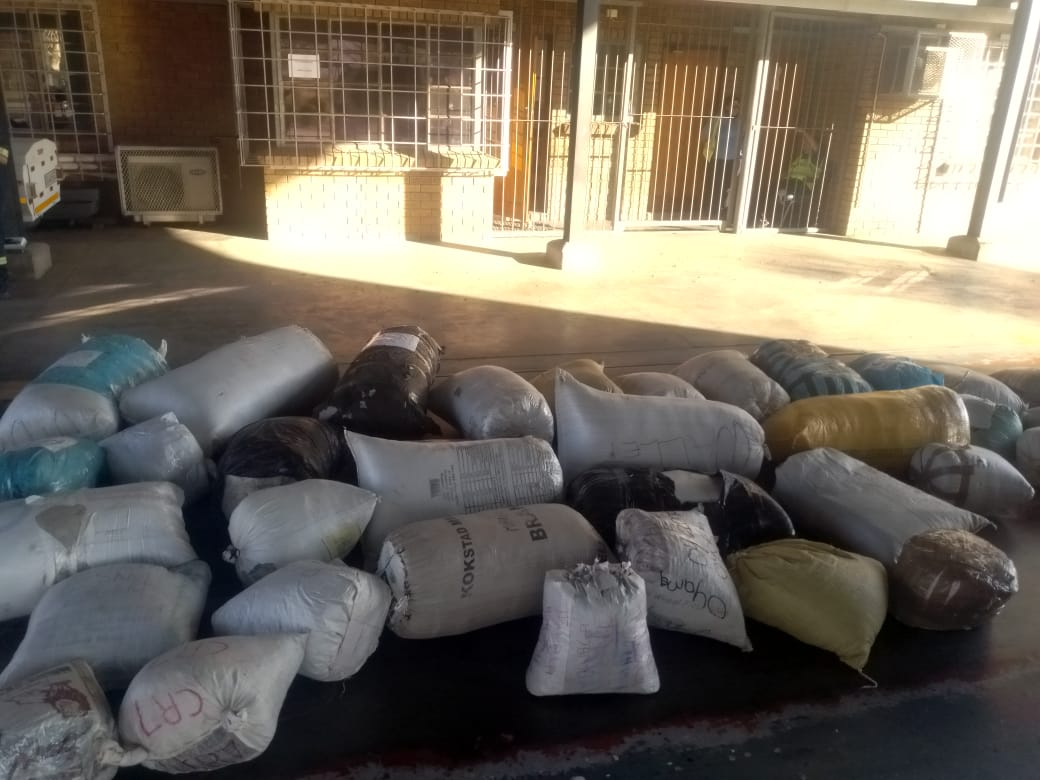 Duo in court in connection with over R800,000 dagga bust near Leeu-Gamka
