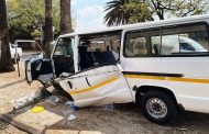 Taxi crashes into tree, leaving seven injured in Vanderbijlpark