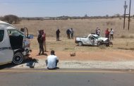 One dead, multiple critically injured when a taxi and a bakkie collided head-on on the N1 outside Polokwane