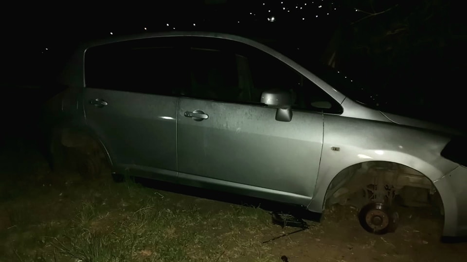 Attempted theft of rims and tyres in Waterloo