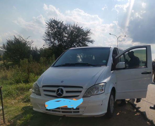 Five suspects arrested for possession of suspected stolen vehicle