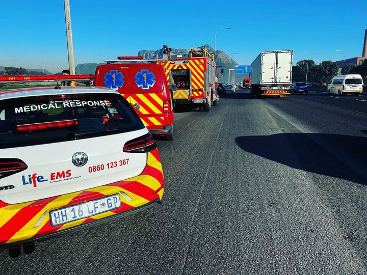 Pedestrian knocked over by taxi on Jakes Gerwel Drive, Goodwood