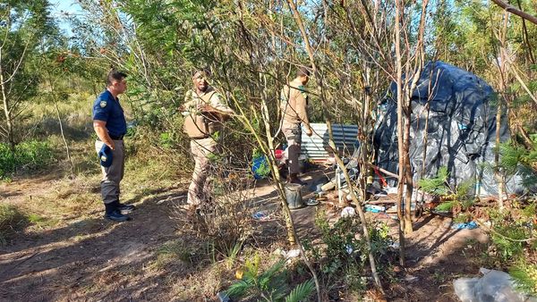 Fidelity Services Group undertook a bush clean up operation with law enforcement and community members in Jeffreys Bay