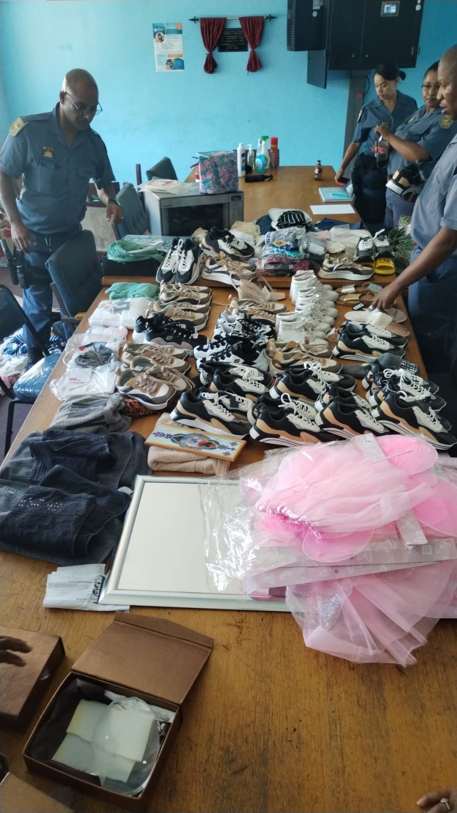 Police arrest suspects for possession of suspected stolen property