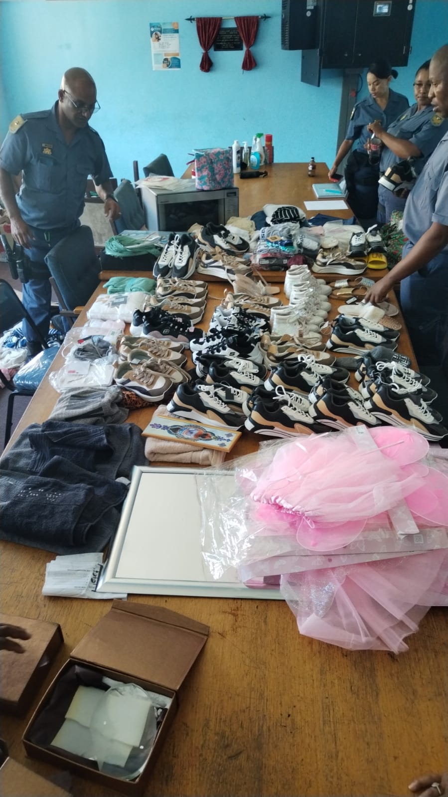 Police arrest suspects for possession of suspected stolen property