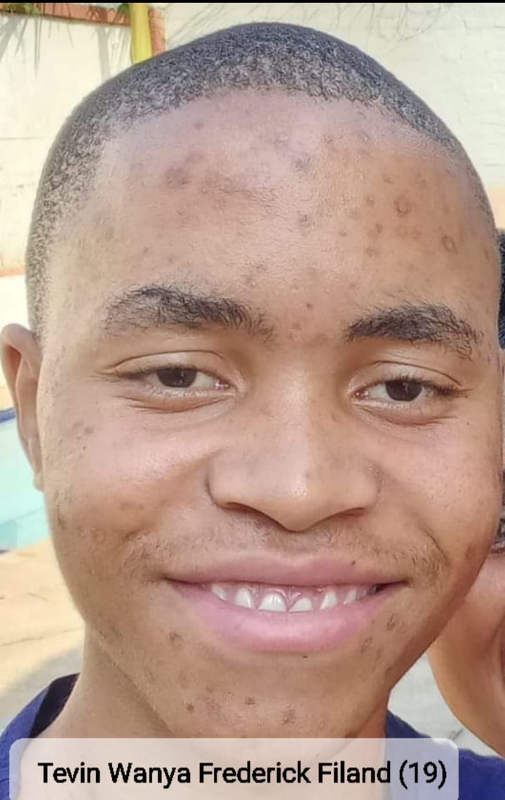 Help police to unite a 19-year-old teenager with his family | | Discussion, Prevention, Investigation and Response Help police to unite a 19-year-old teenager with his family | | Discussion, Prevention, Investigation and Response