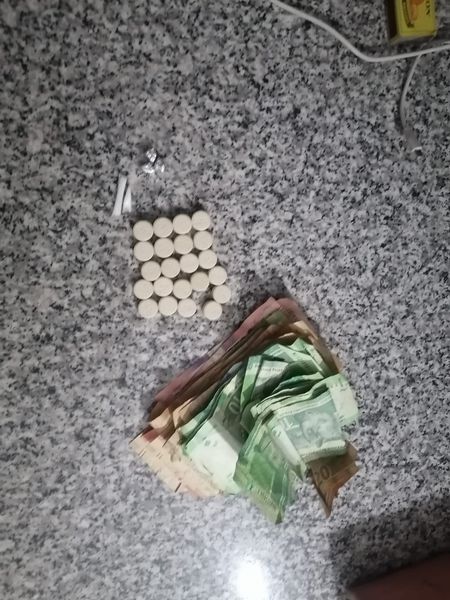 Suspect arrested with drugs and cash in Plettenberg Bay